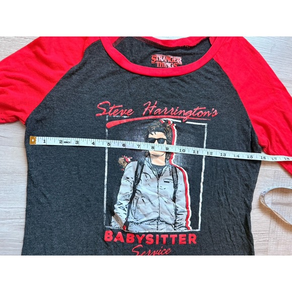 STRANGER THINGS women's STEVE babysitter tee shirt small - Picture 6 of 9